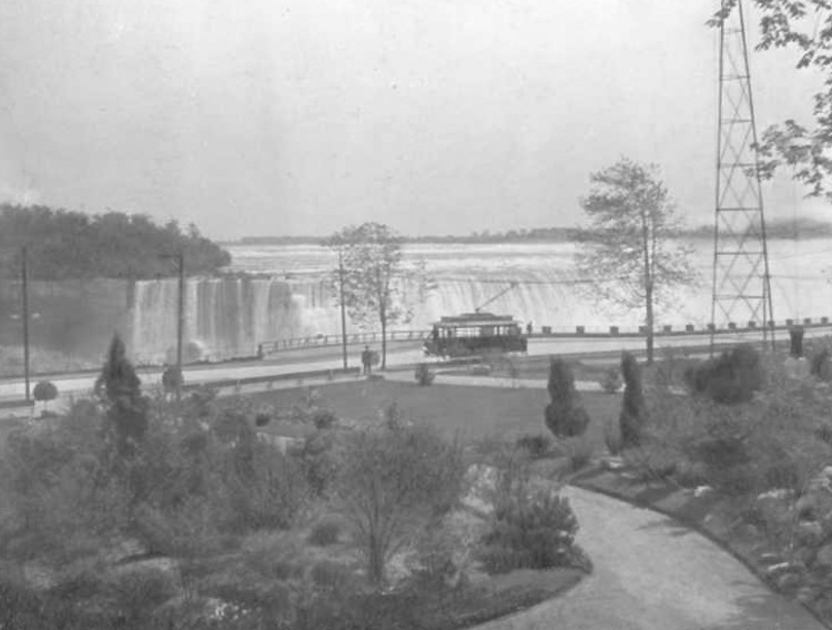 Historical Images · Horseshoe Falls from Queen Victoria Park · Niagara ...